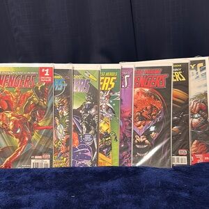 Marvel Avengers Comic Book Mix Collection of 8